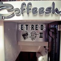 Coffeeshop Best Friends - Center